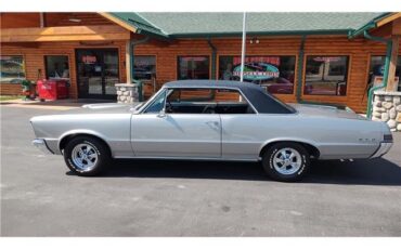 Pontiac-GTO-1965-2-door-coupe-7