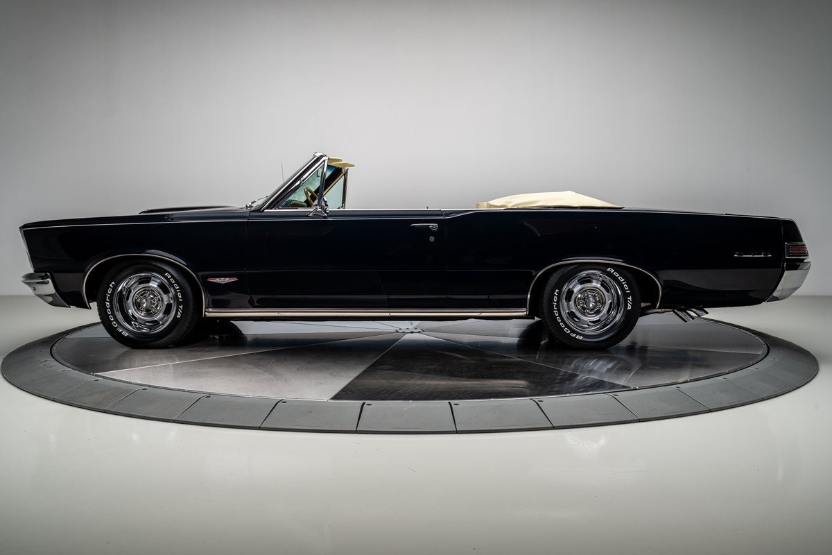 Pontiac-GTO-1965-Convertible-18