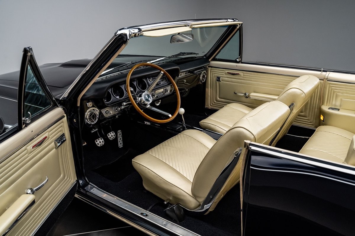 Pontiac-GTO-1965-Convertible-2