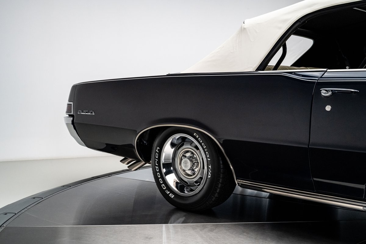 Pontiac-GTO-1965-Convertible-30