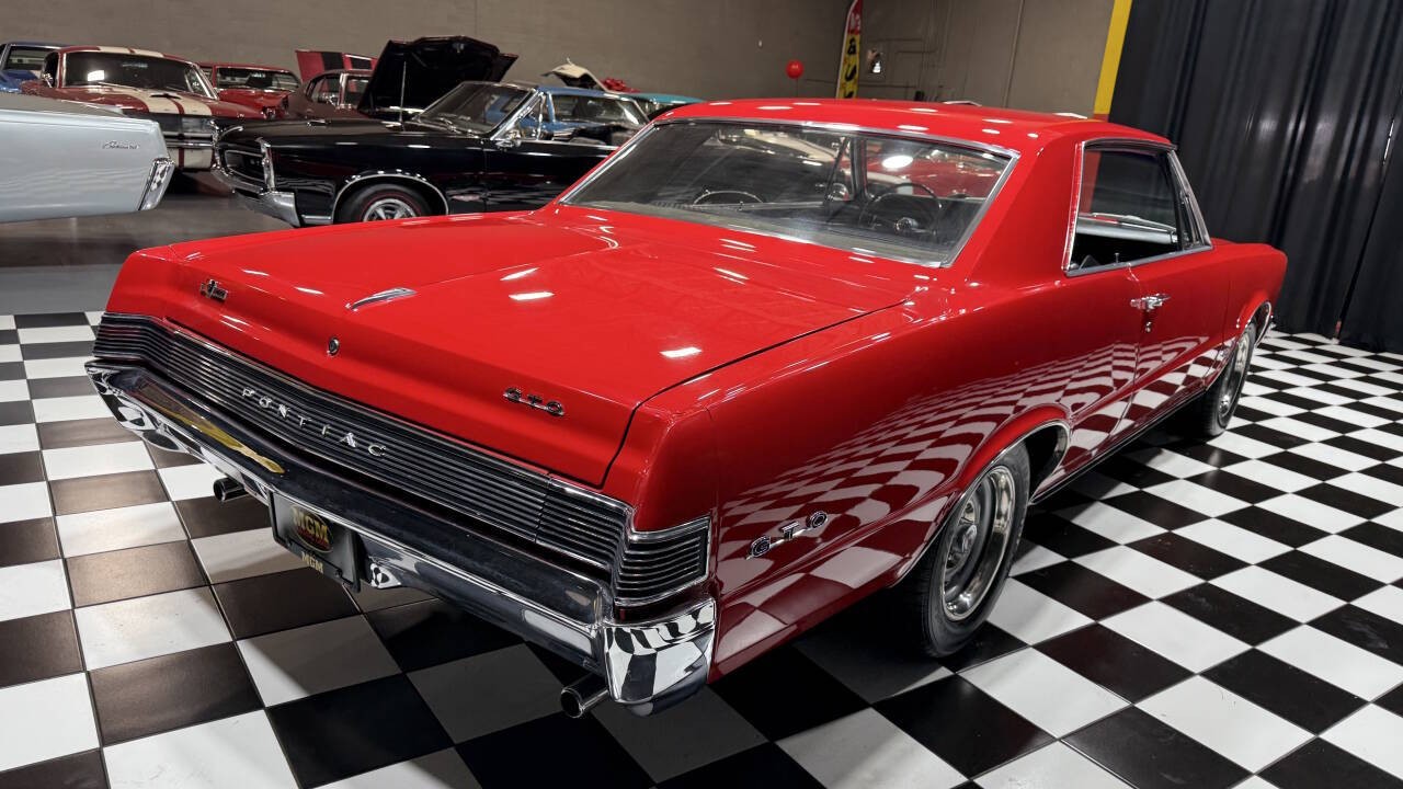 Pontiac-GTO-1965-Coupe-19