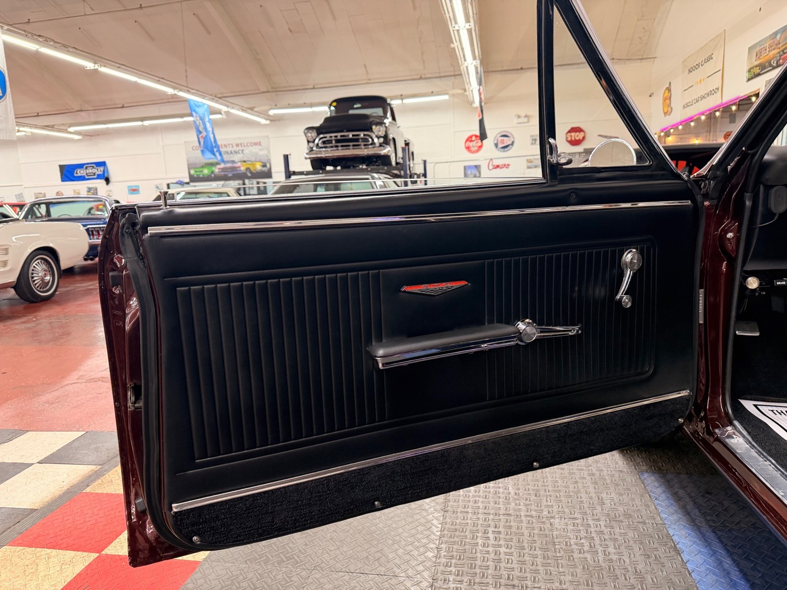 Pontiac-GTO-1966-2-Door-37