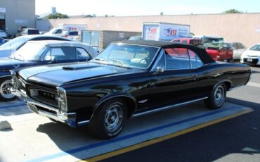 Pontiac-GTO-1966-Convertible-2