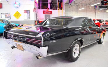 Pontiac-GTO-1966-Coupe-10