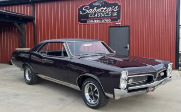 Pontiac-GTO-1967-2-Door-Coupe