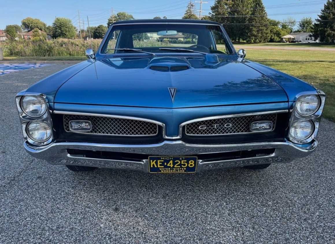 Pontiac-GTO-1967-Coupe-21