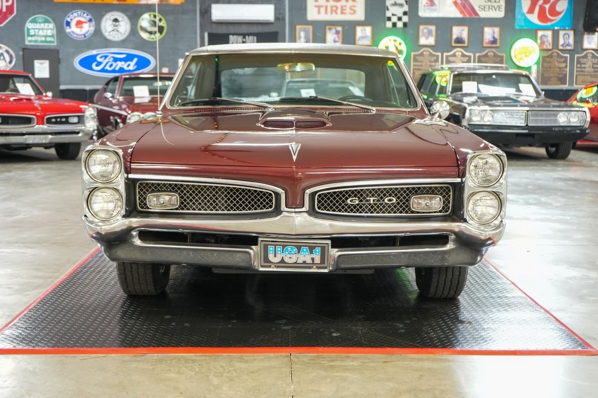 Pontiac-GTO-1967-Coupe-25