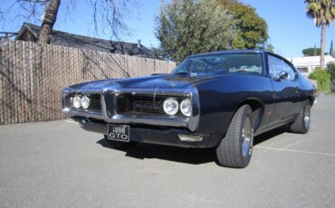 Pontiac-GTO-1968-Coupe-2