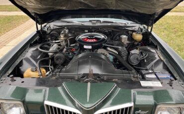 Pontiac-Grand-Prix-1974-Coupe-11