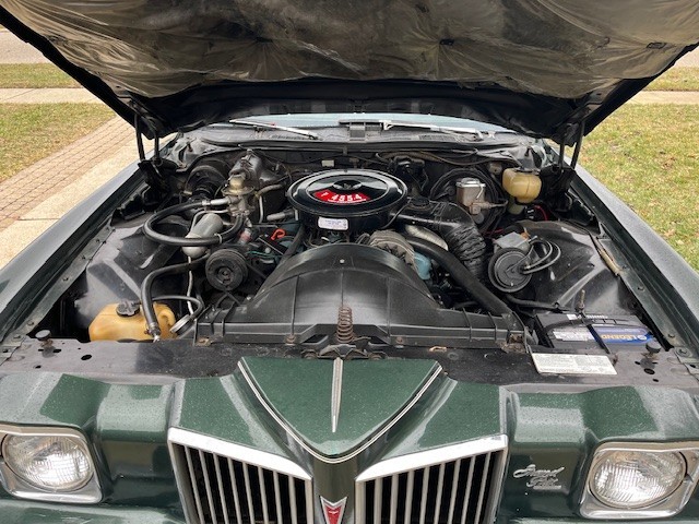 Pontiac-Grand-Prix-1974-Coupe-11
