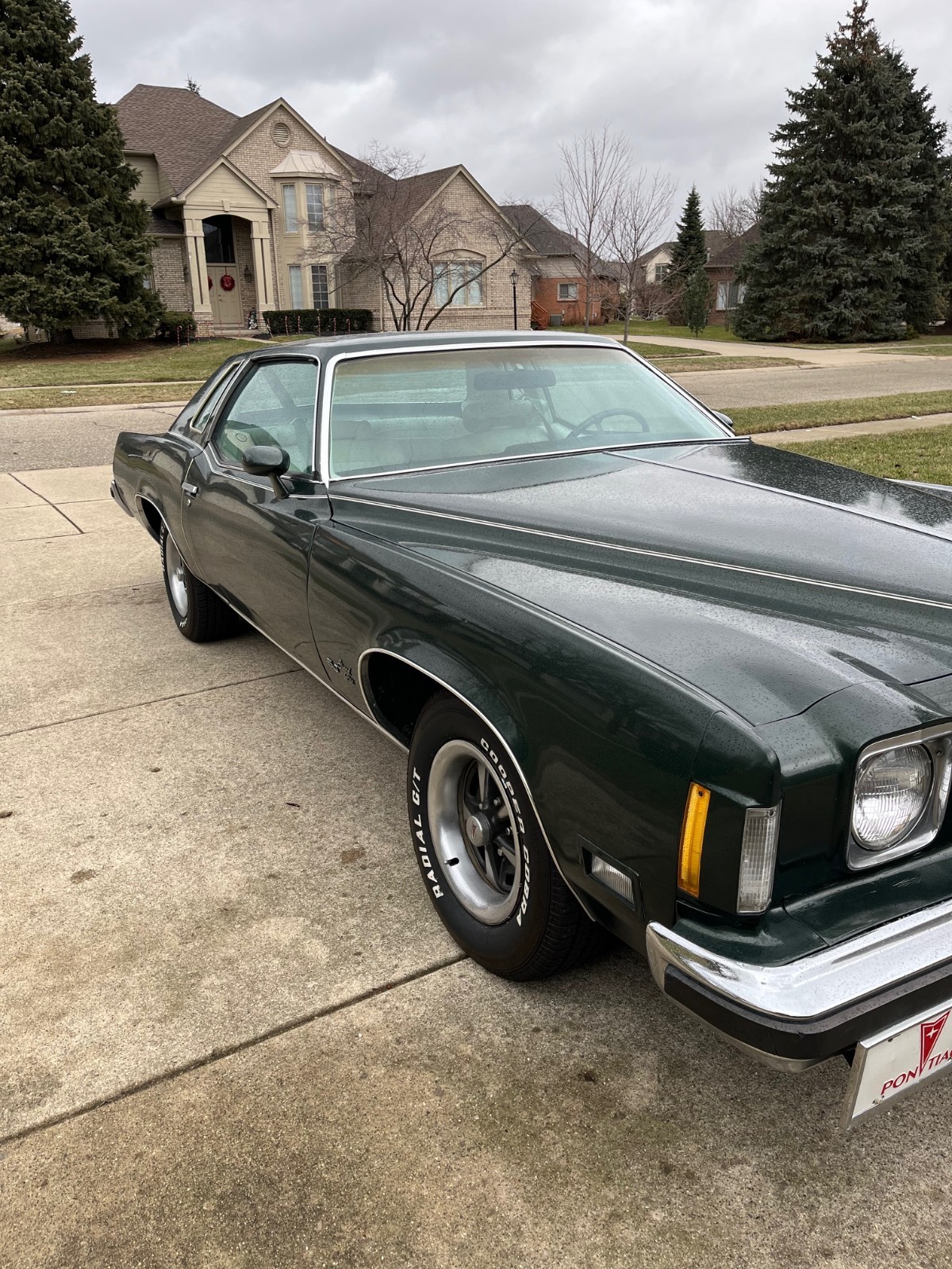Pontiac-Grand-Prix-1974-Coupe-2