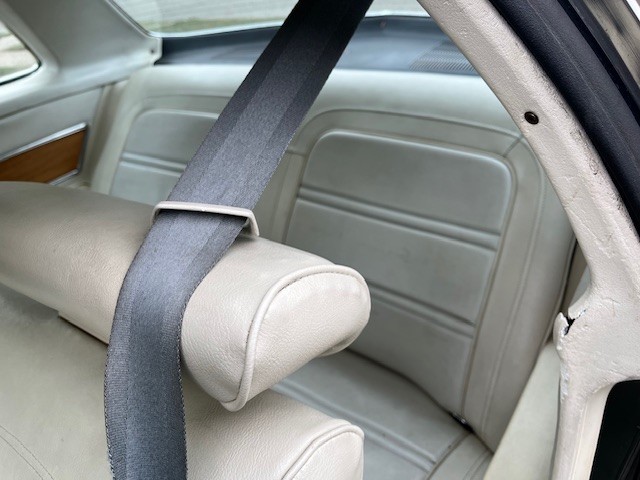 Pontiac-Grand-Prix-1974-Coupe-9