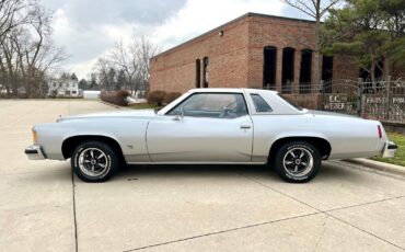 Pontiac-Grand-Prix-1976-Coupe-15