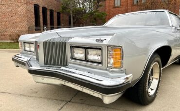 Pontiac-Grand-Prix-1976-Coupe-17