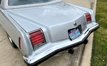 Pontiac-Grand-Prix-1976-Coupe-25