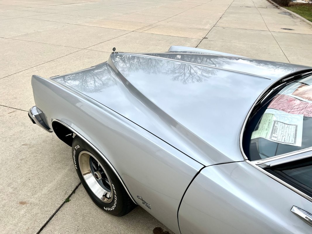 Pontiac-Grand-Prix-1976-Coupe-29