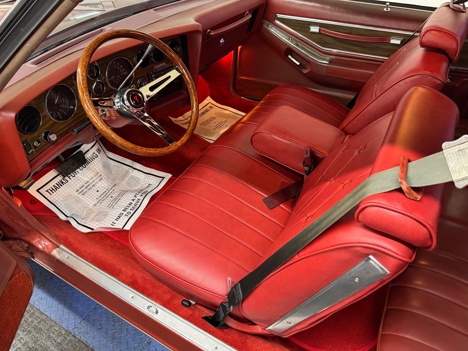 Pontiac-Grand-Prix-1977-2-Door-14