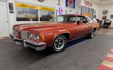 Pontiac-Grand-Prix-1977-2-Door-2