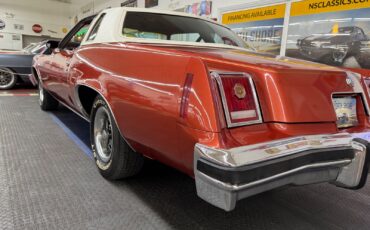 Pontiac-Grand-Prix-1977-2-Door-22