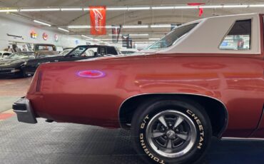 Pontiac-Grand-Prix-1977-2-Door-25