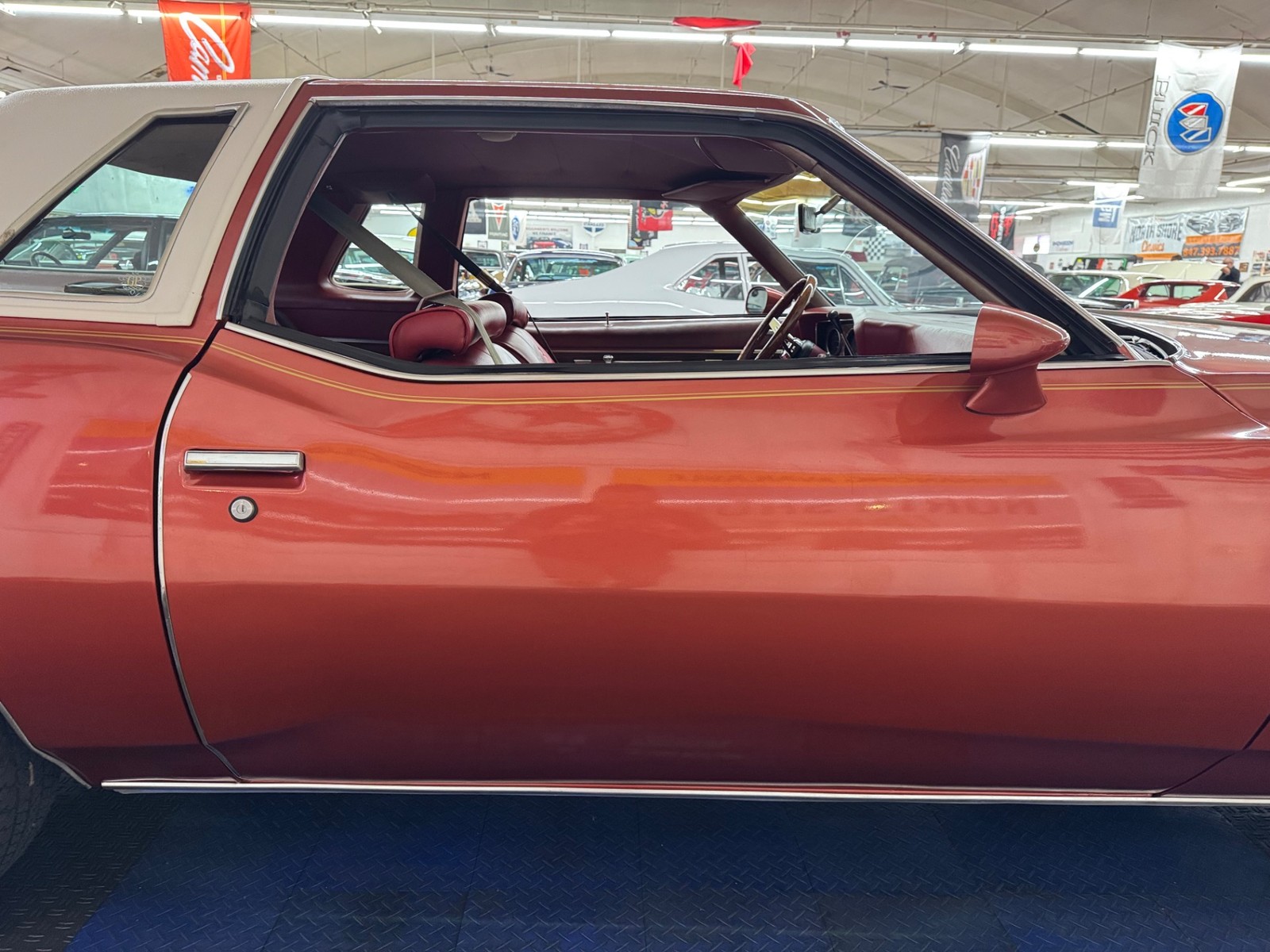 Pontiac-Grand-Prix-1977-2-Door-26