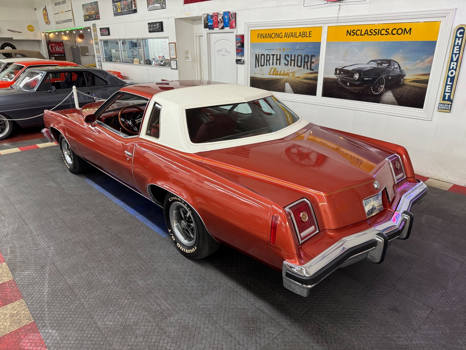 Pontiac-Grand-Prix-1977-2-Door-3