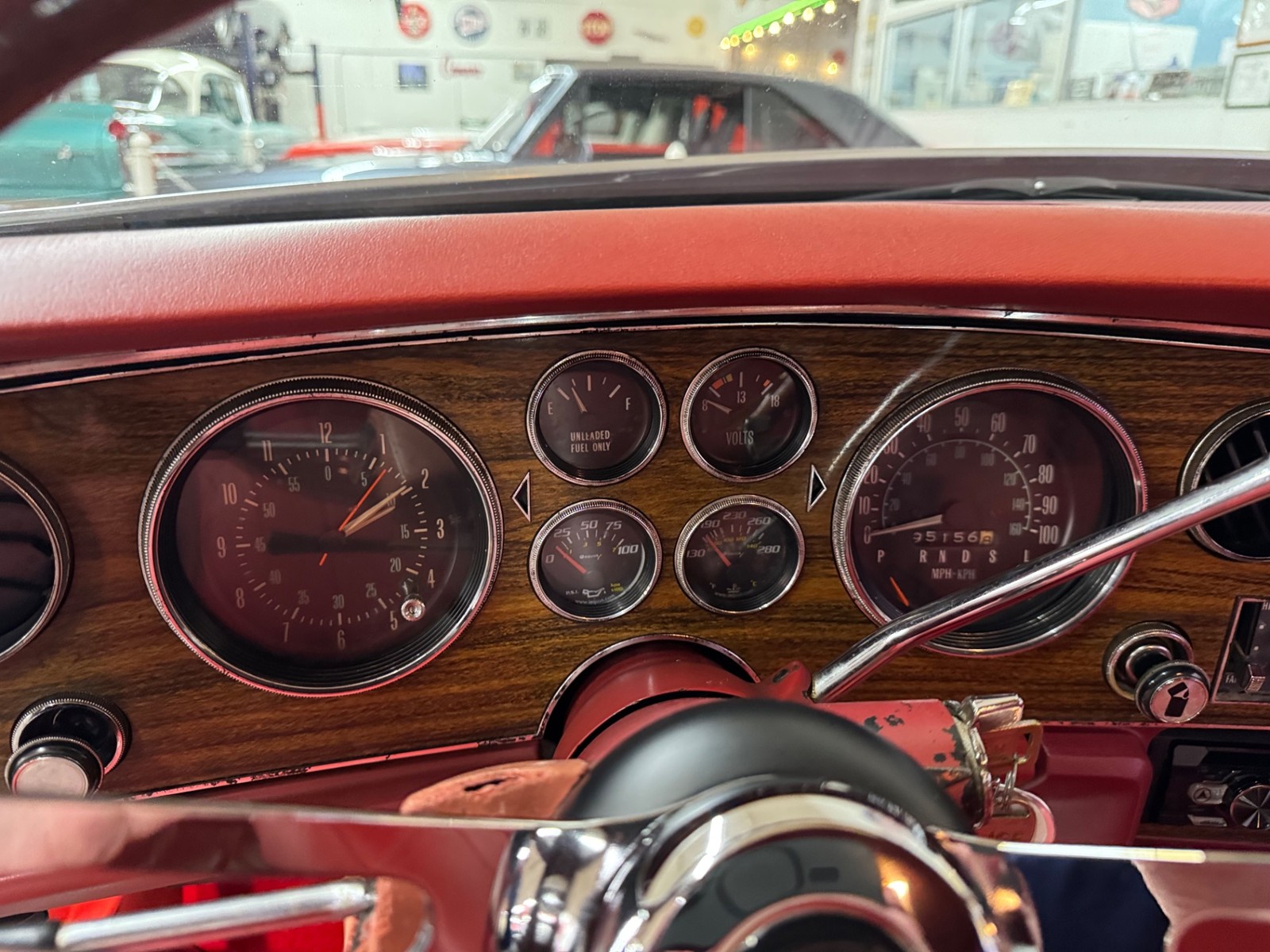 Pontiac-Grand-Prix-1977-2-Door-32