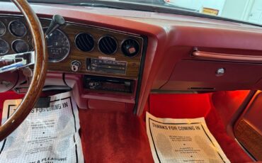 Pontiac-Grand-Prix-1977-2-Door-37
