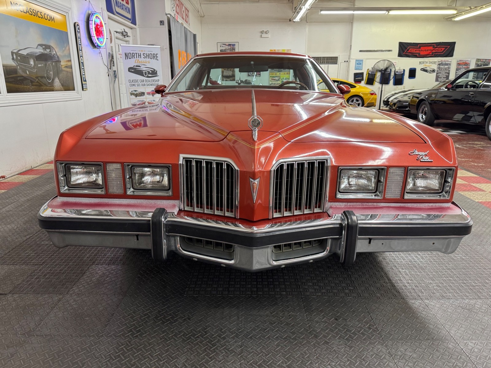 Pontiac-Grand-Prix-1977-2-Door-7