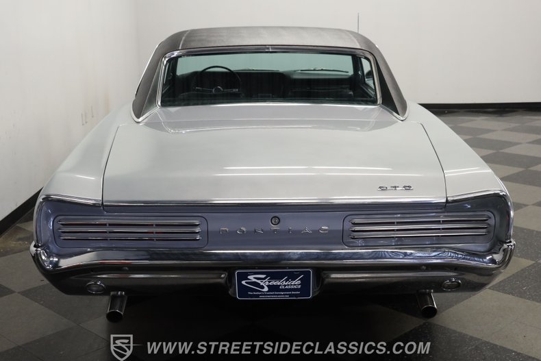 Pontiac-Gto-1966-Silver-Black-17