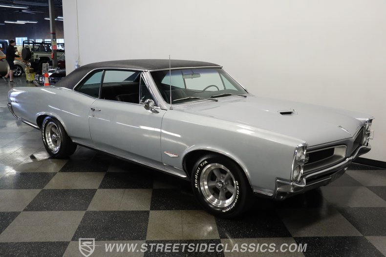 Pontiac-Gto-1966-Silver-Black-21