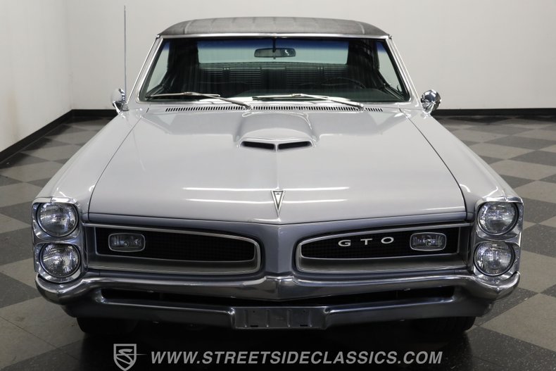 Pontiac-Gto-1966-Silver-Black-23
