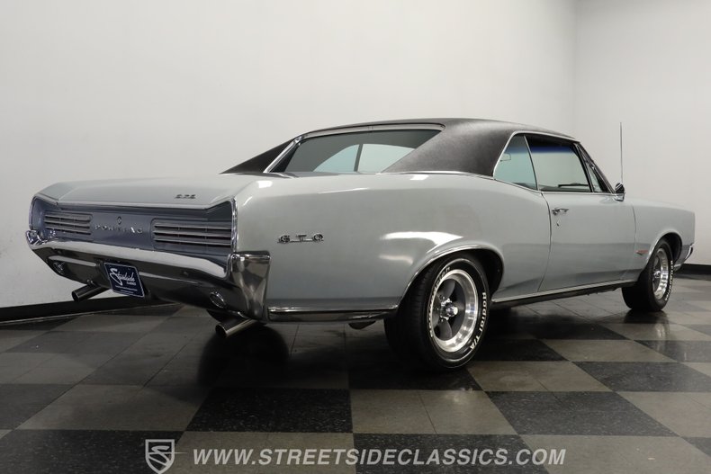 Pontiac-Gto-1966-Silver-Black-32