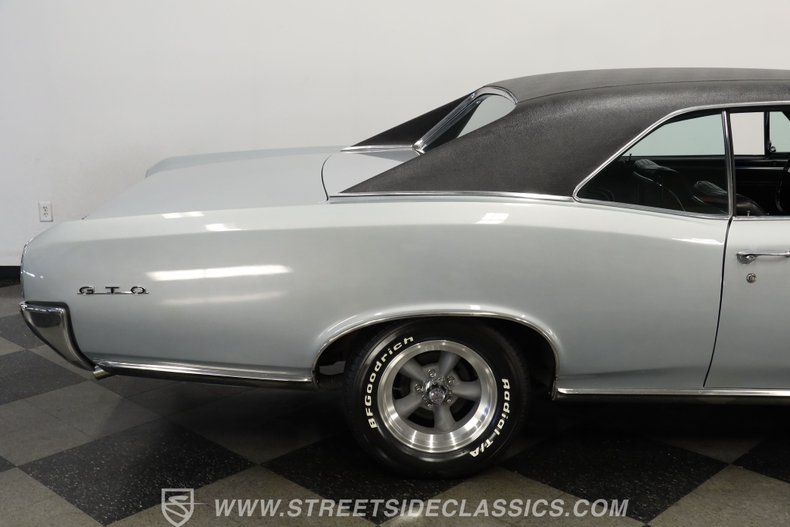 Pontiac-Gto-1966-Silver-Black-34