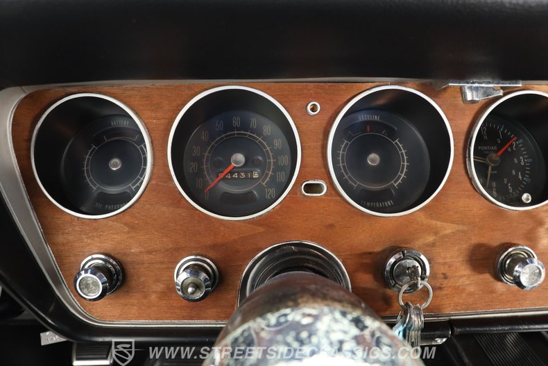 Pontiac-Gto-1966-Silver-Black-40