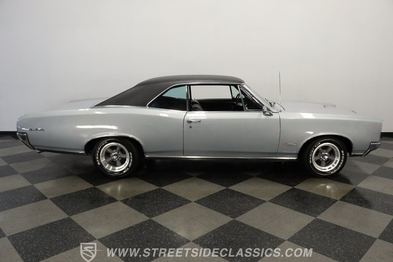 Pontiac-Gto-1966-Silver-Black-47