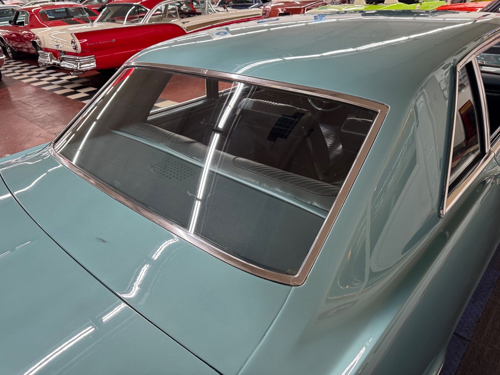 Pontiac-Le-Mans-1965-2-Door-15