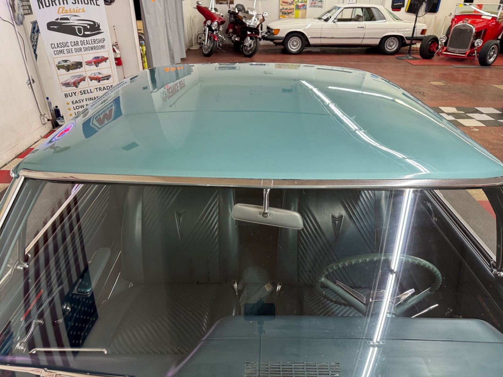 Pontiac-Le-Mans-1965-2-Door-30