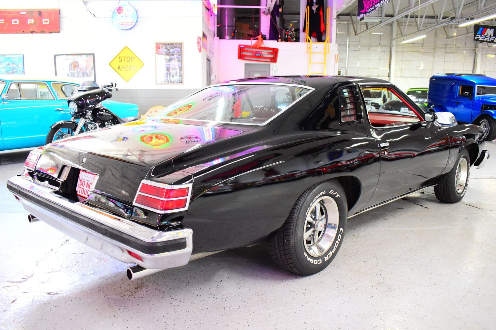 Pontiac-LeMans-1976-Coupe-10