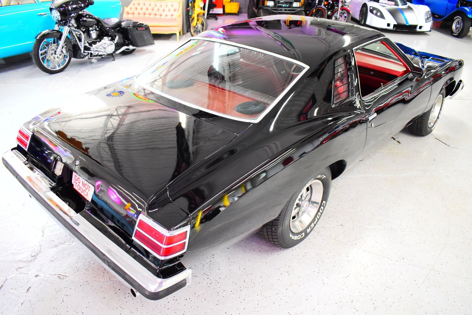 Pontiac-LeMans-1976-Coupe-11