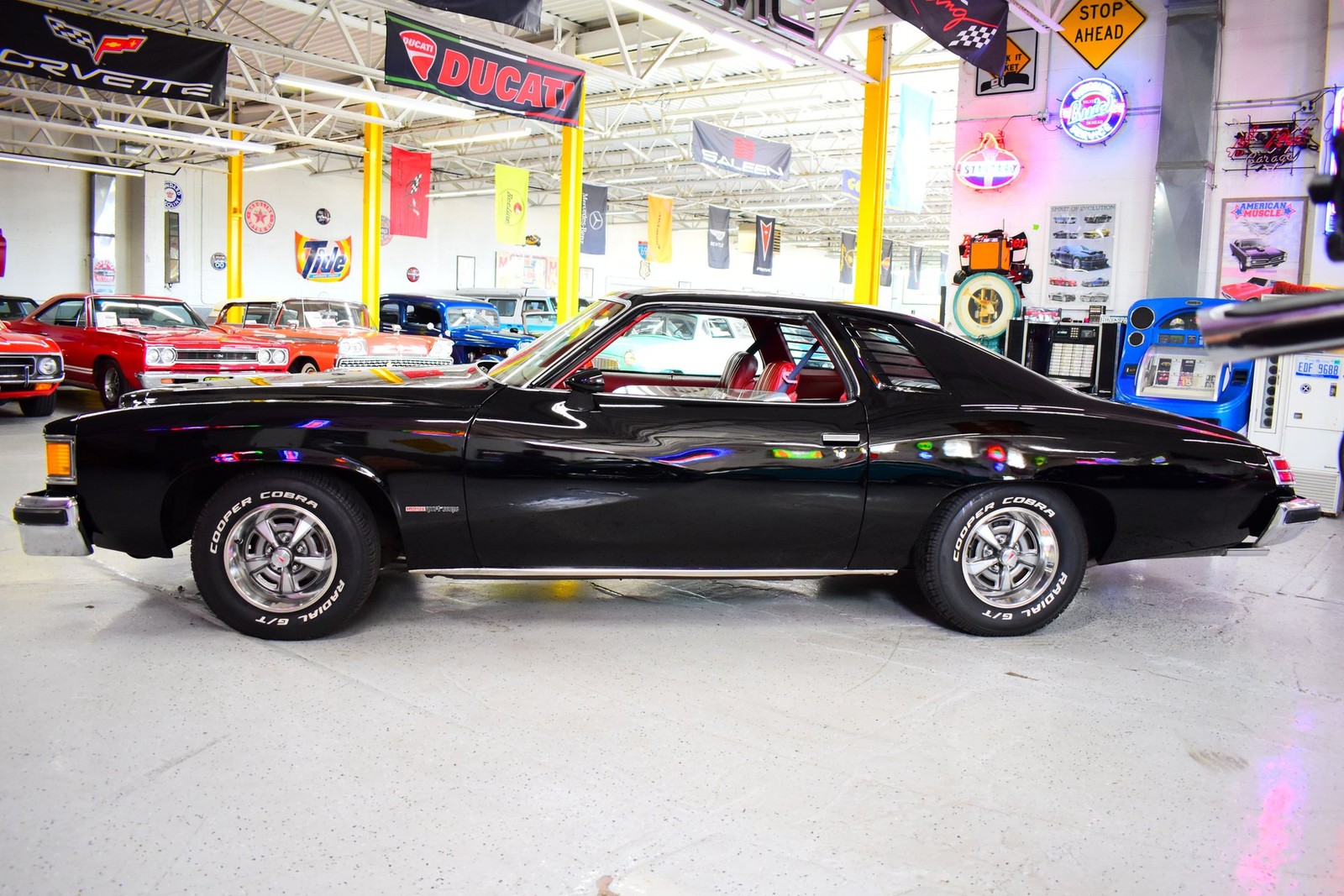 Pontiac-LeMans-1976-Coupe-19