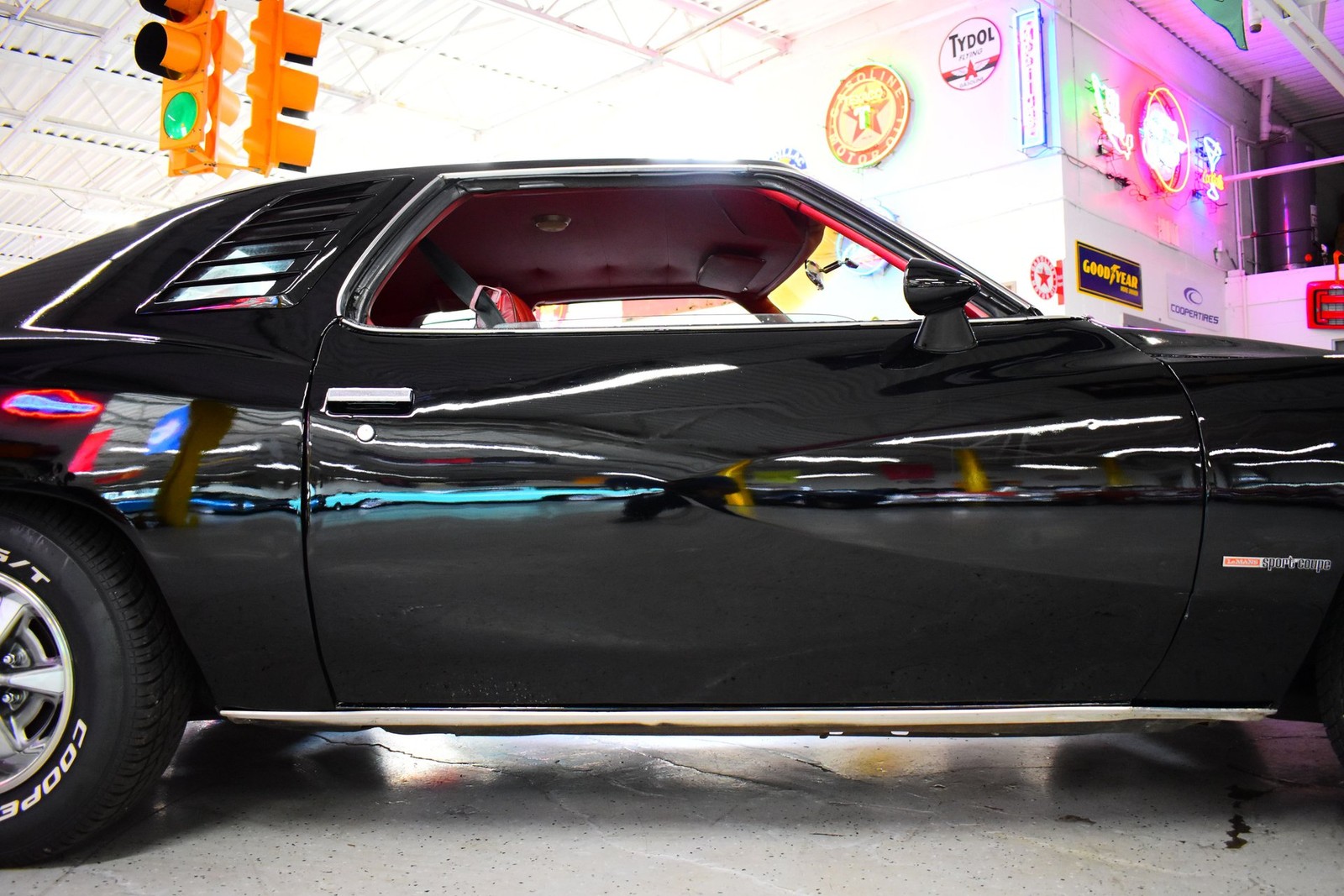 Pontiac-LeMans-1976-Coupe-8