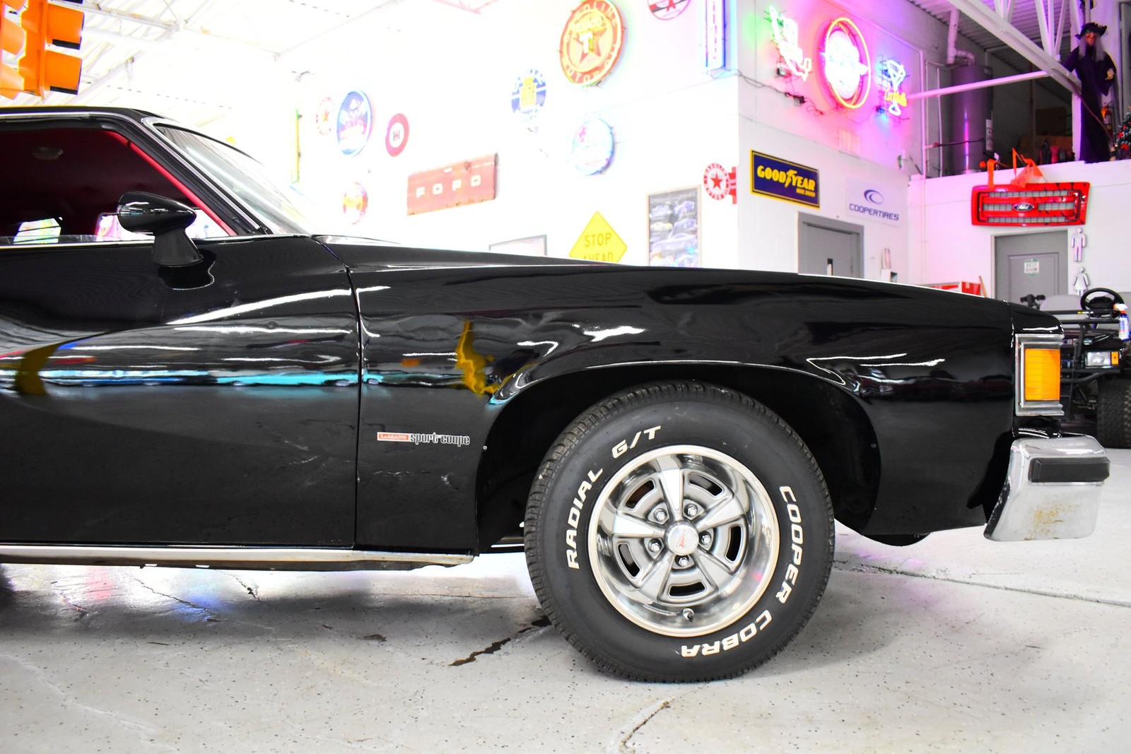 Pontiac-LeMans-1976-Coupe-9