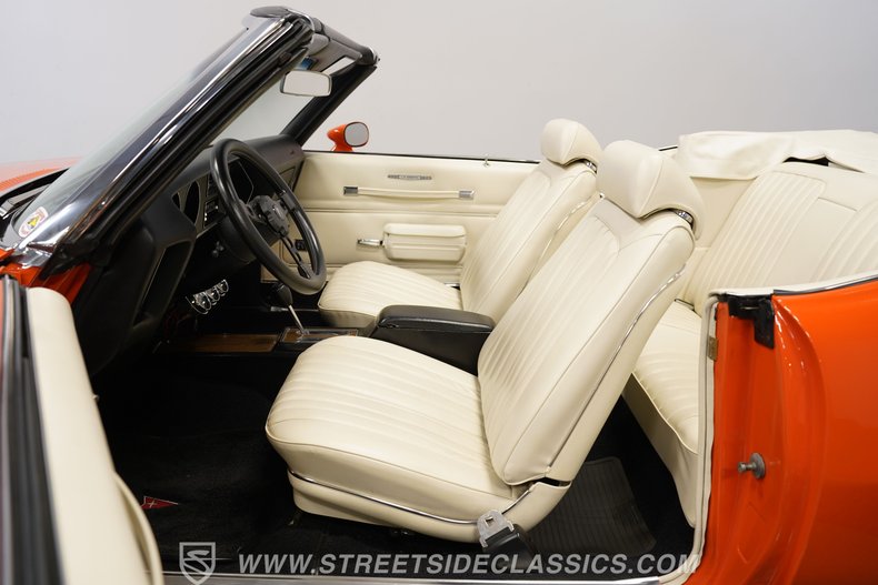 Pontiac-Lemans-1972-Carousel-Red-White-10