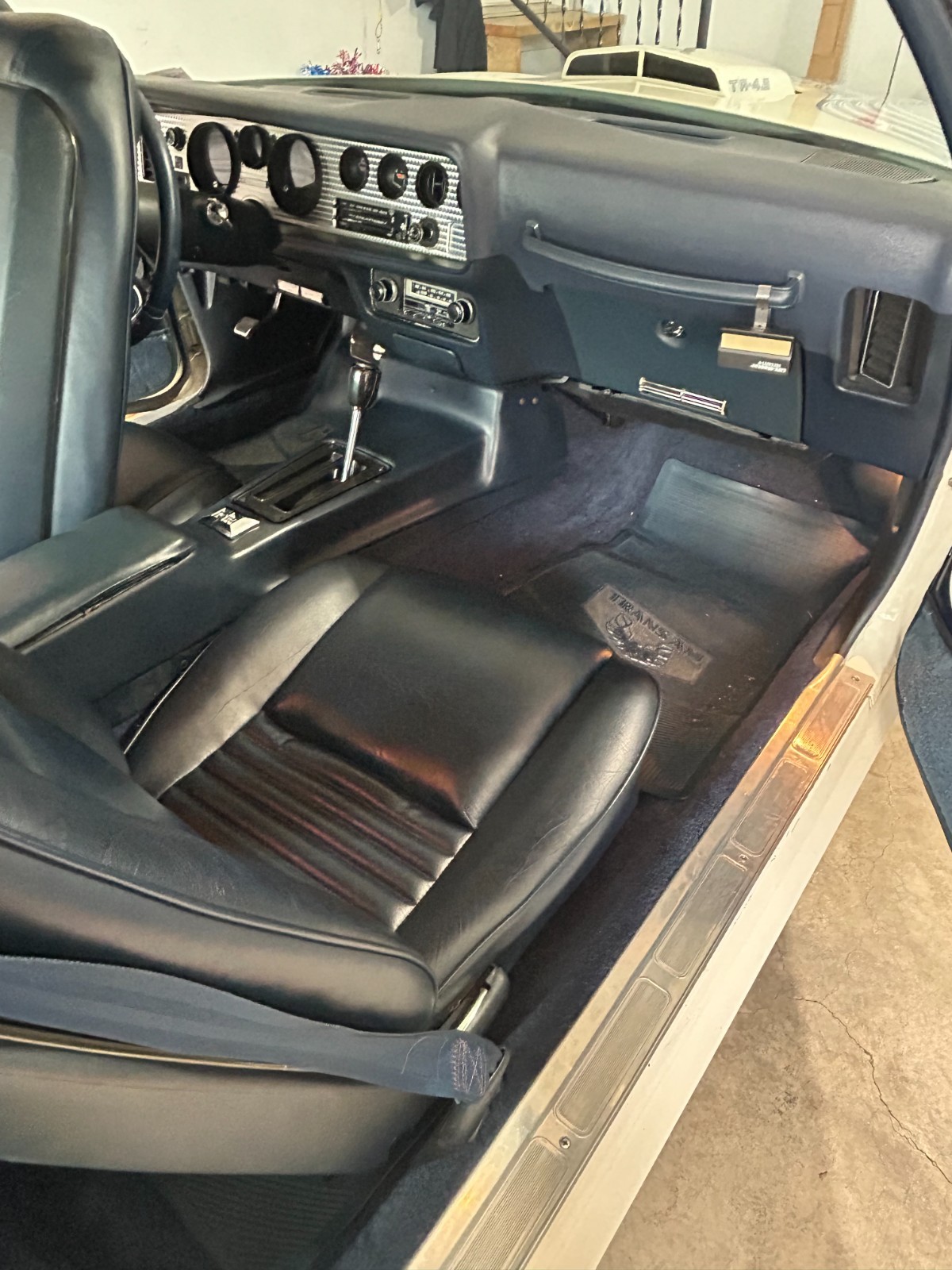 Pontiac-Trans-Am-1981-Coupe-13