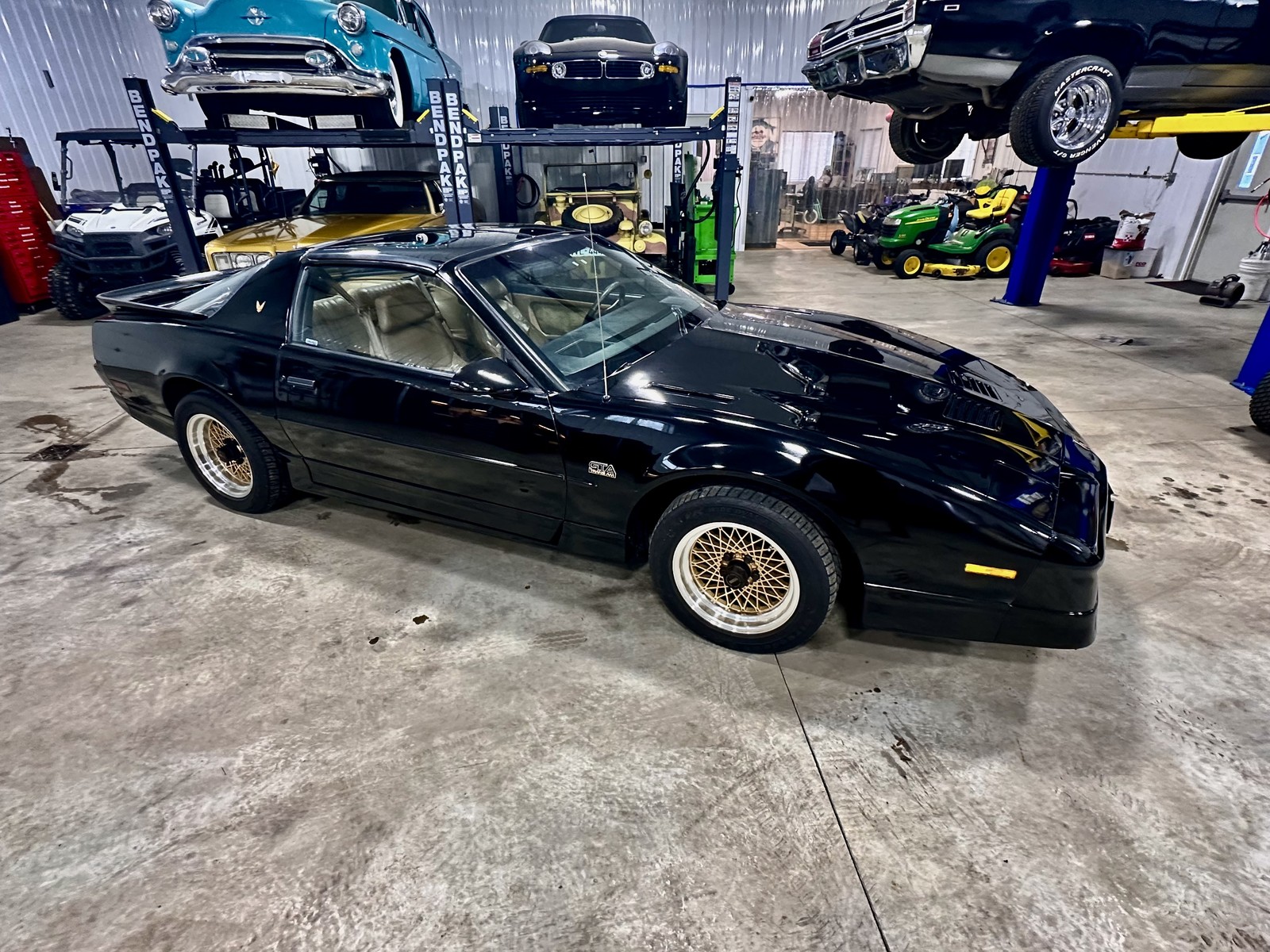 Pontiac-Trans-Am-1989-Coupe-22
