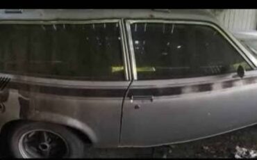 Pontiac-astre-wagon-1977-silver-3