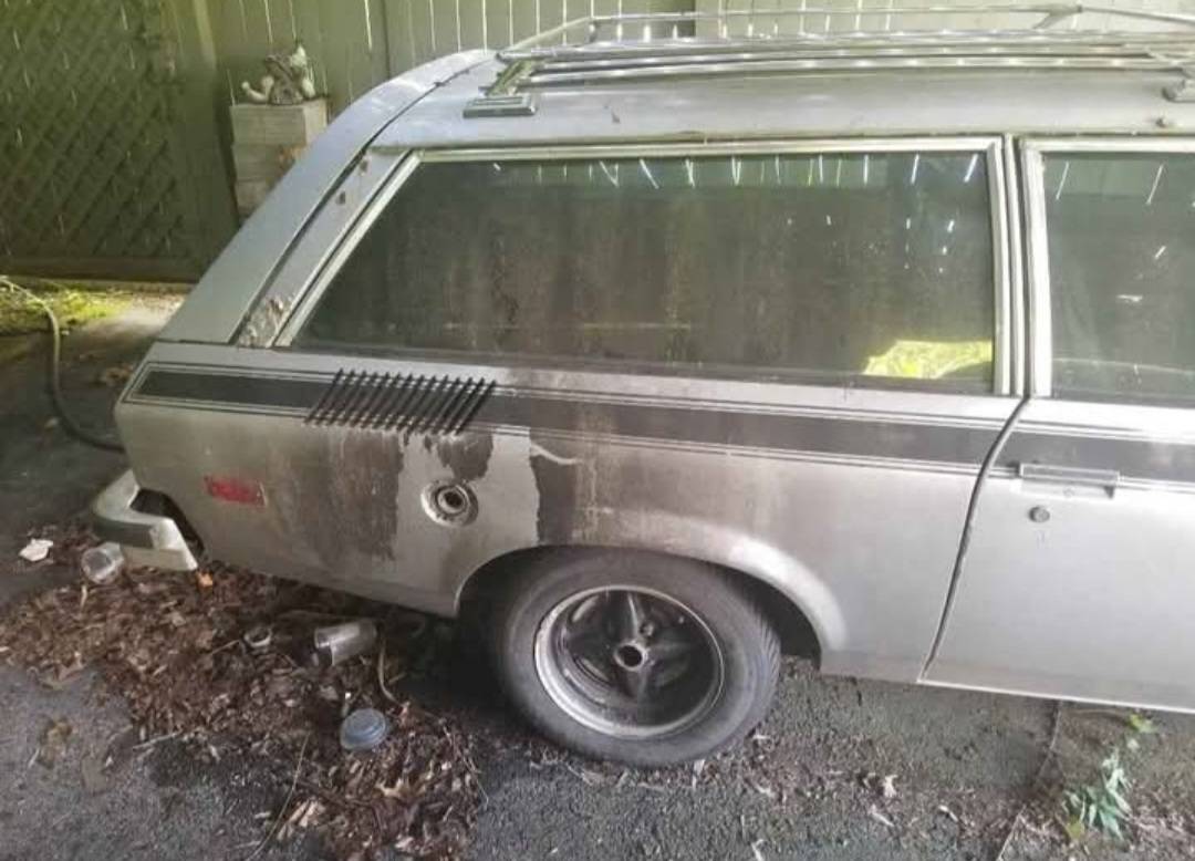 Pontiac-astre-wagon-1977-silver-4