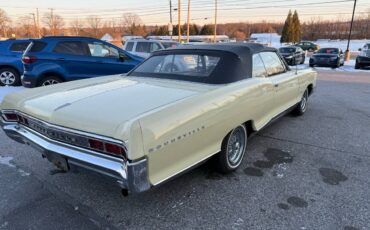 Pontiac-bonneville-1965-yellow-1