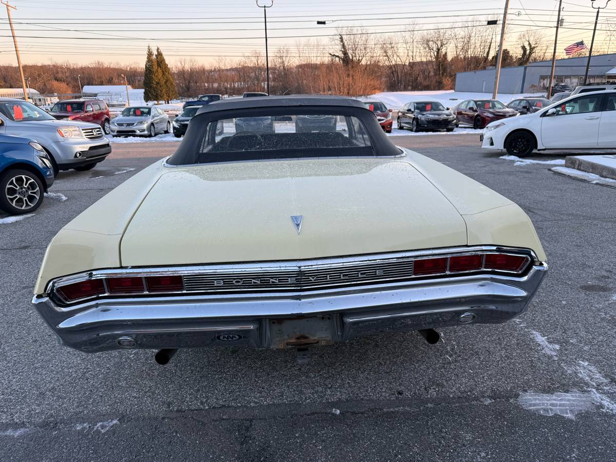 Pontiac-bonneville-1965-yellow-2